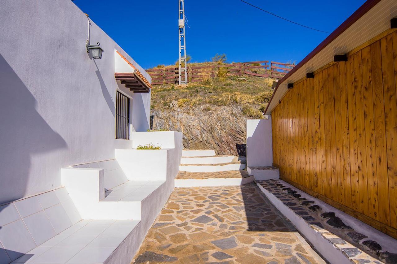 Bed and Breakfast Cortijo 4 Elementos Лукайнена-де-лас-Торрес Экстерьер фото